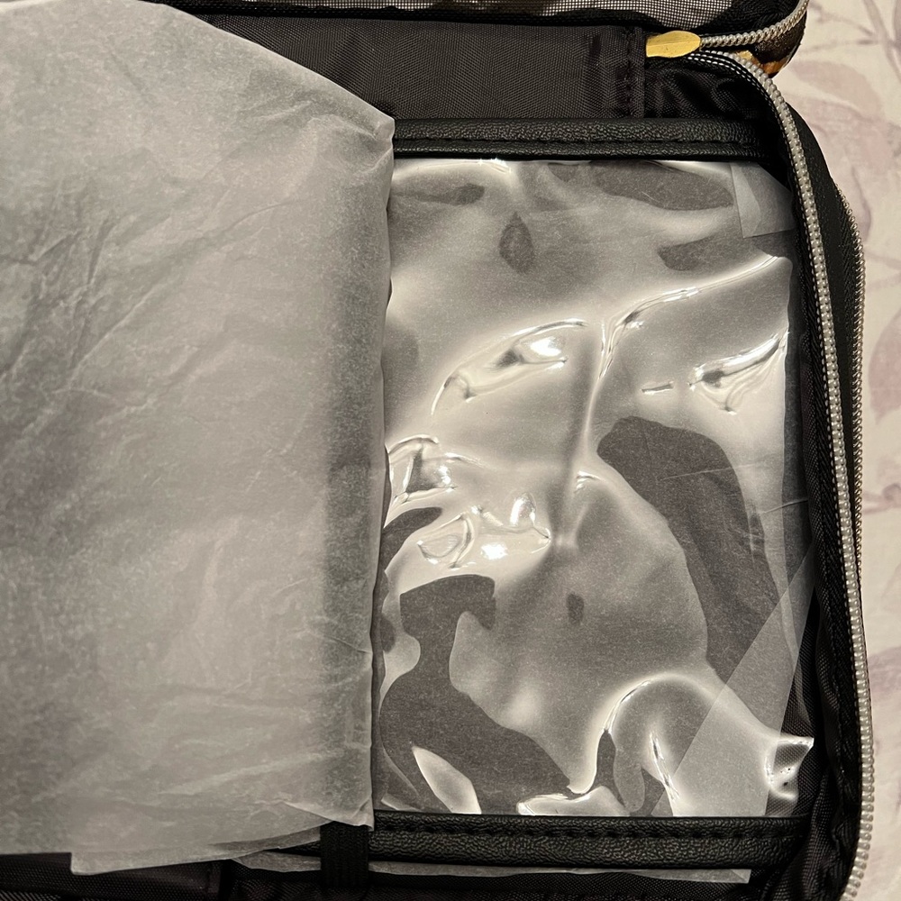 Kestrel Make Up Bag - Picture 5 of 11